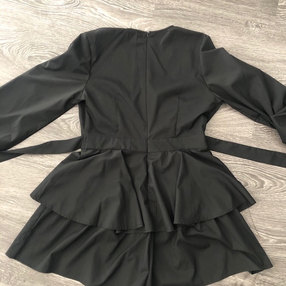Black Longsleeve romper - Picture 3 of 3